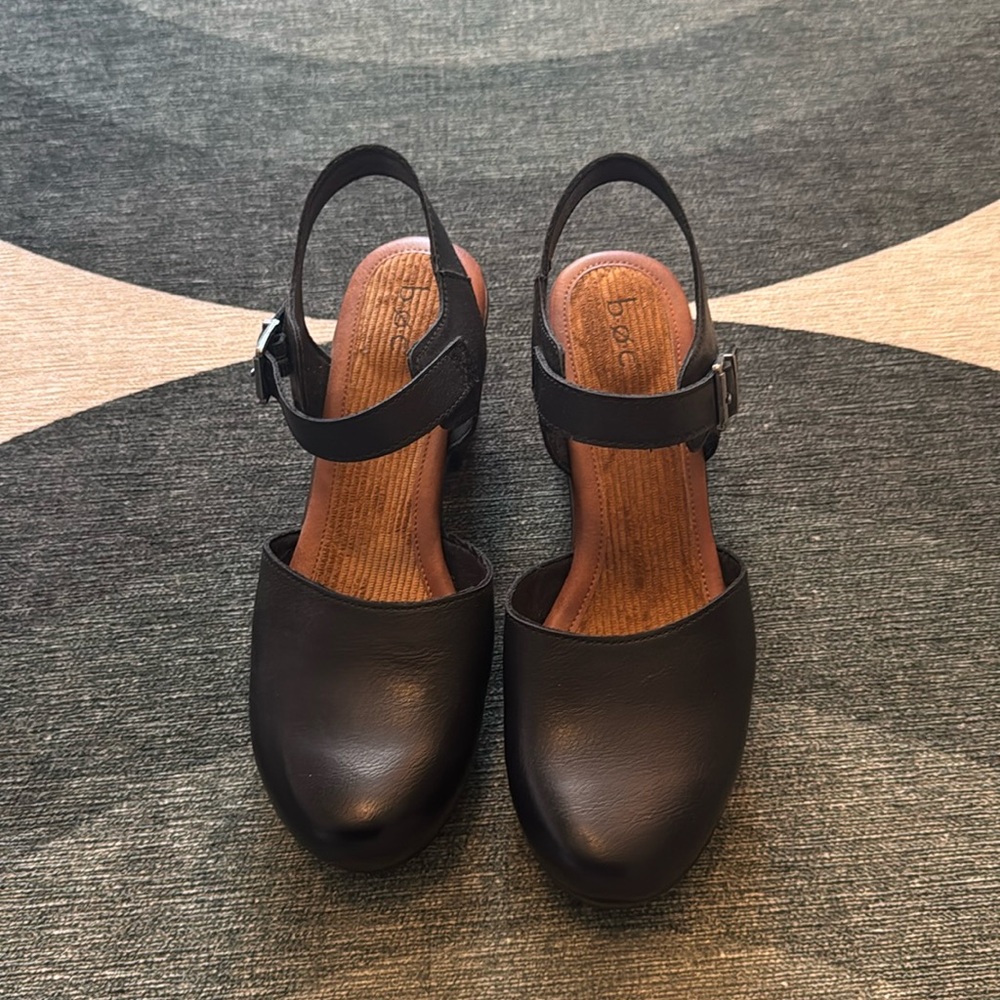 b.o.c. Black Slingback Sandals